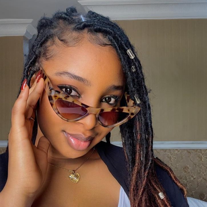 Shade_Olivia_2 Shade_Olivia_2